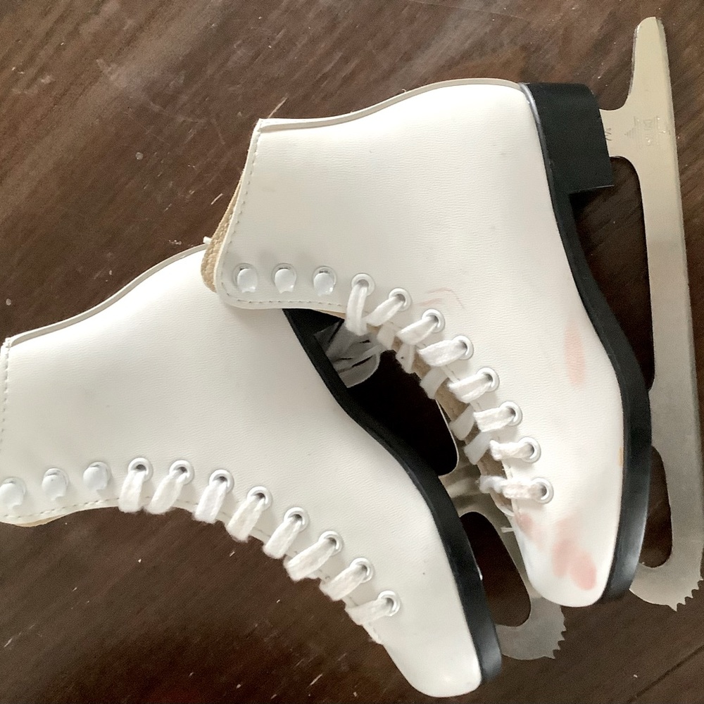 EUC Girl’s Skates